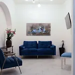 La Sapienza Apt *